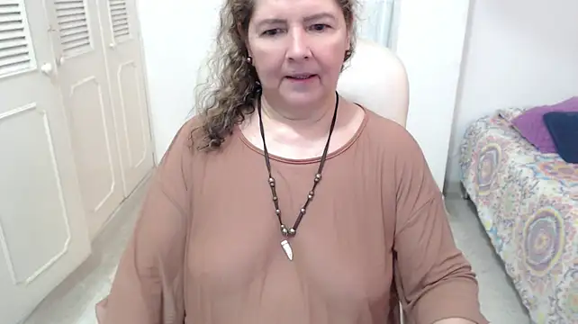 leonela_69 webcam