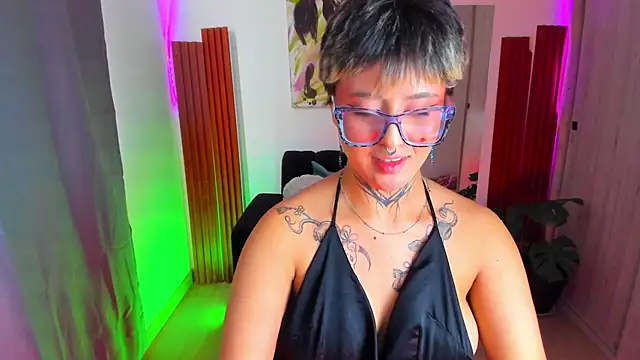 Rebeka-baker live cam on StripChat