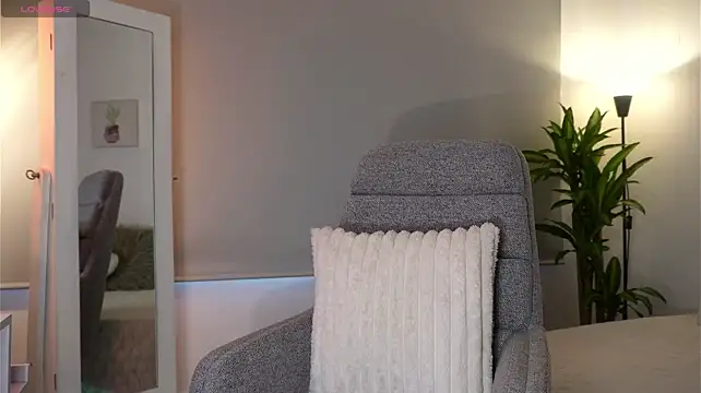 whitneyhot live cam on StripChat