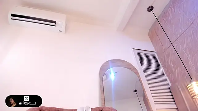 alizza_ webcam