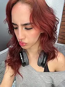 elodie_rouge