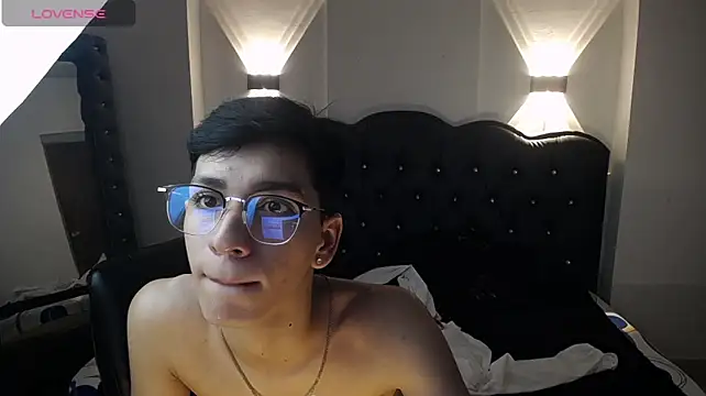 Nicolas_Rosenthal live cam on StripChat