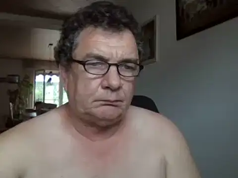 nobbie444 (M mature) - Make me happy