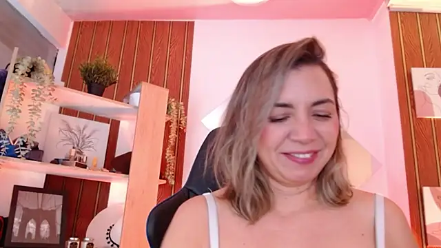 milfsecret69 webcam