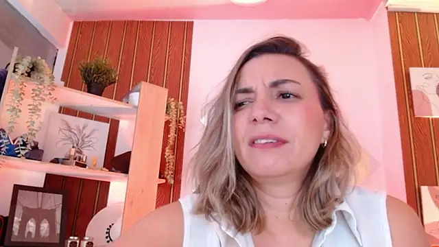 milfsecret69 webcam