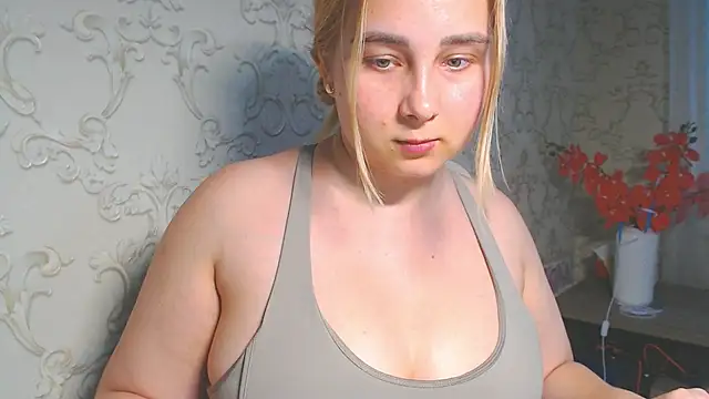 DolphinDreams live cam on StripChat