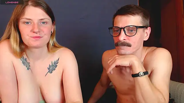 CozyCurves live webcam