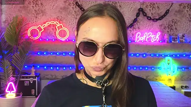 Cool_Freak_ live webcam