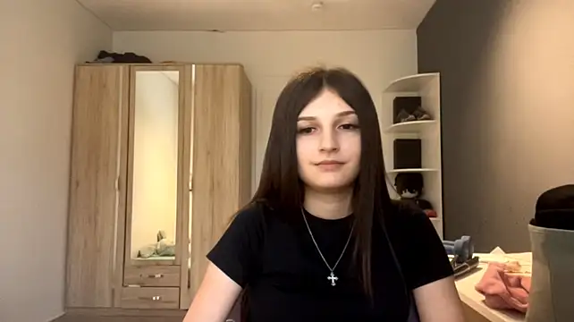 SpanishRooter live cam on StripChat