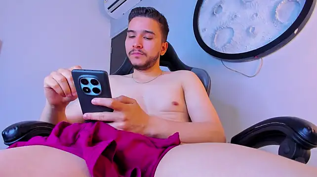 mike_257 webcam
