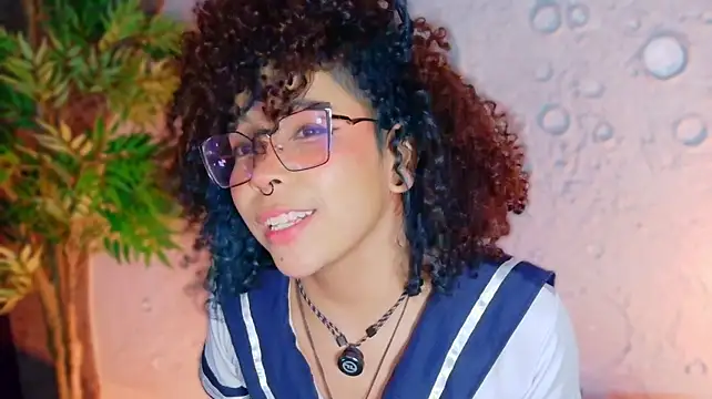emmanakamura live cam on StripChat
