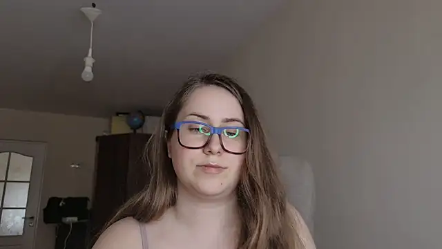 SeasonalSomeone live cam on StripChat