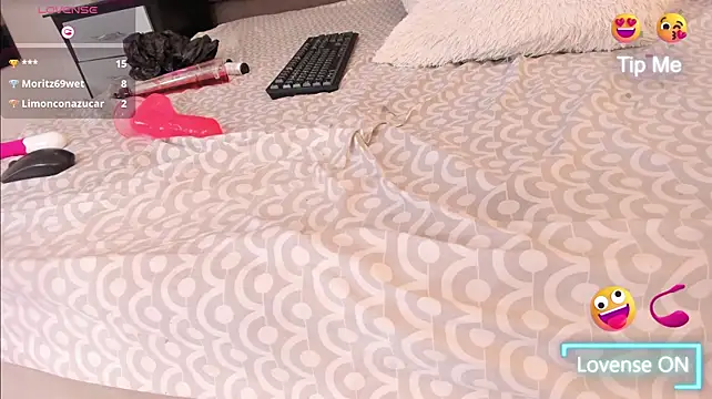 Karlaa_Doll live cam on StripChat