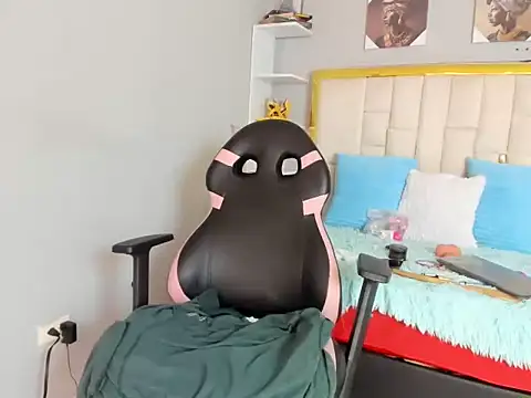 violet_koller webcam