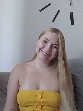 KisaVixen live cam on StripChat