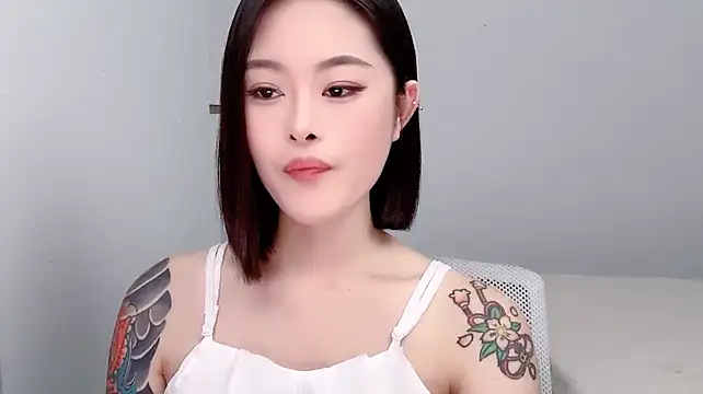online nude chatroom Ivy 360