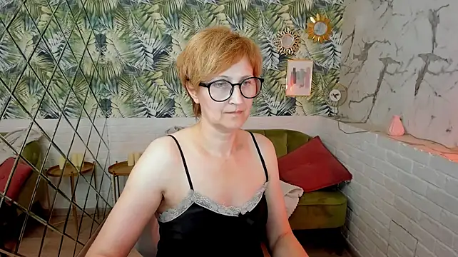 Paris_Cherry live cam on StripChat