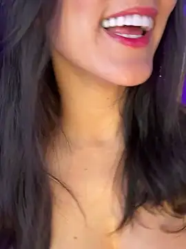 mahia_queen live cam on StripChat