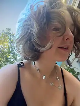 KellyKeler live cam on StripChat