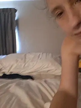 PrettyPocahontas69 live sex cam