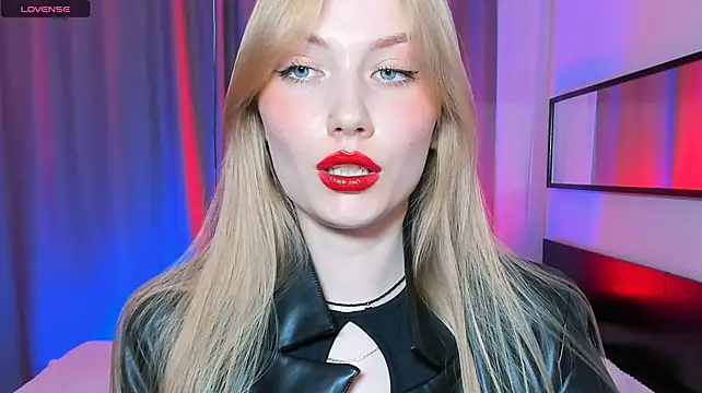 DakotaMabs live cam on StripChat