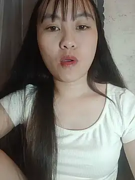 Cherry-squirtt live cam on StripChat
