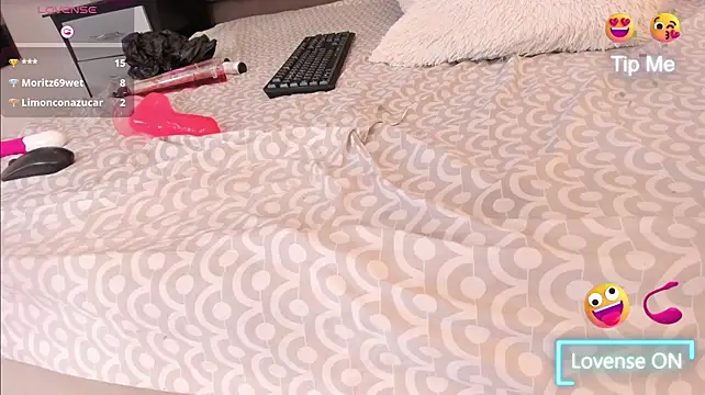 Karlaa_Doll webcam