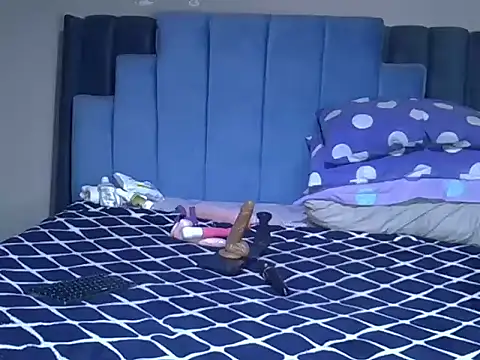 melanin_moon live cam on StripChat