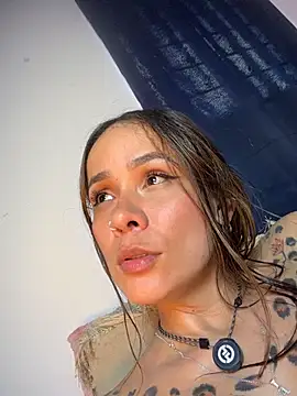 HotAlana_