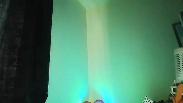 Guyst049 live cam on StripChat