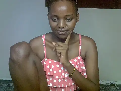 Sweet_smiles2 live cam on StripChat