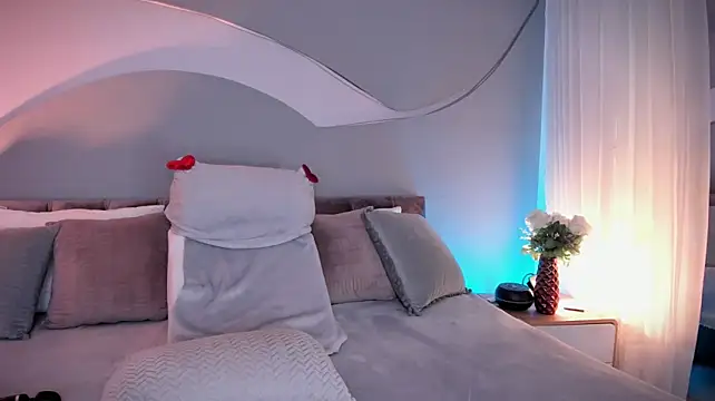 Nicolle_W webcam