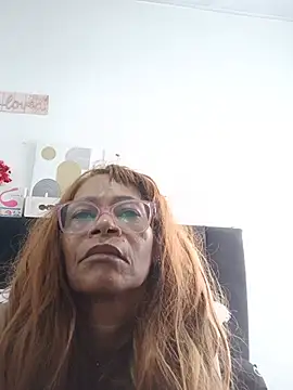 BustyMilf_