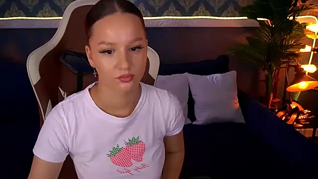 MissSonyaShy webcam