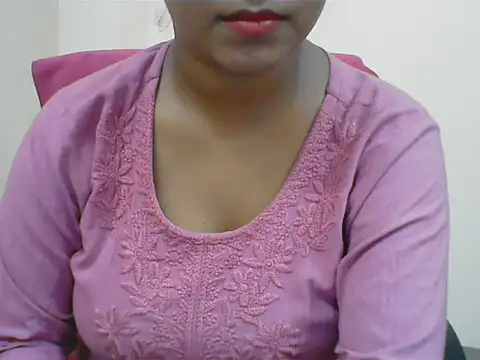 LovingPihu webcam