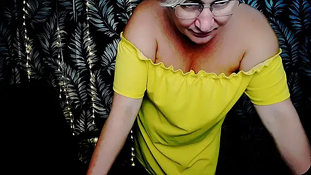Olivia_playful