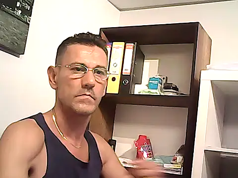 mastercharisma35 (Ask my age) - like tips pls. ı stand up for you.. okey
