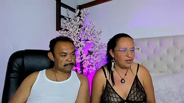 john_n_kate (G milf) - Naked and Suck Boobs