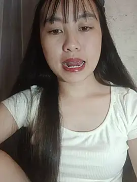 Cherry-squirtt live cam on StripChat