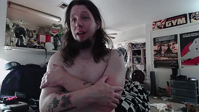 biggerisbetter12 live cam on StripChat