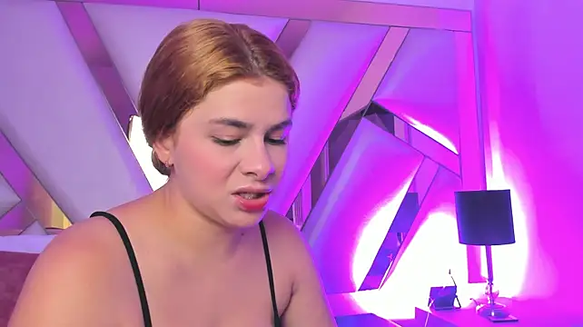 AliceCruzz live cam on StripChat