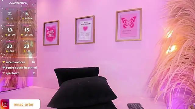 MiaaCarter_ live webcam