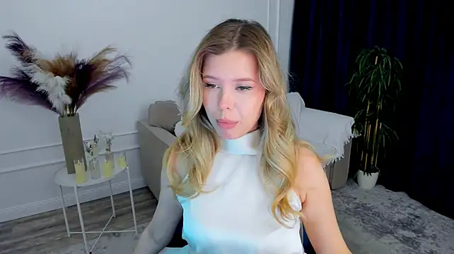 FollowLovee live cam on StripChat