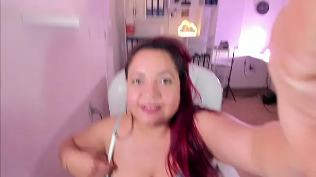 Crystal_mommy live cam on StripChat