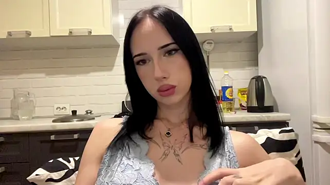 IsabellaQiueen webcam