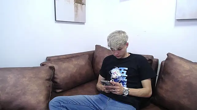 Ari_Stonne