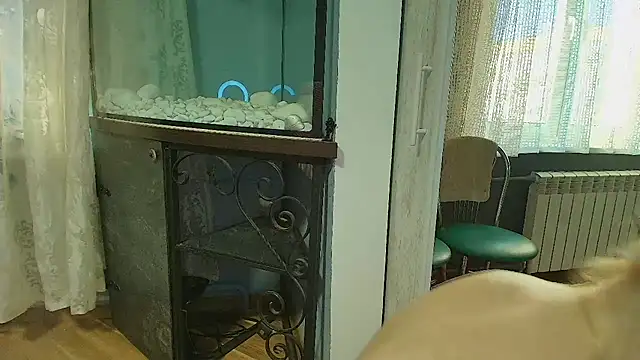 Aromaloveqq webcam