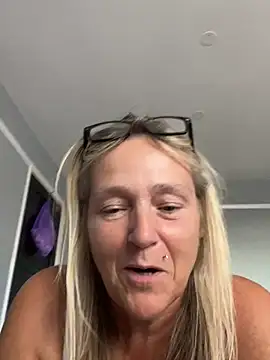 Blondnboujee53