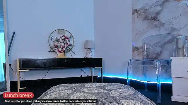Maddyluxe webcam