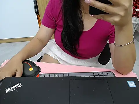 Kelly18_ webcam